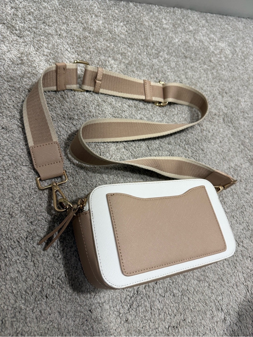 Altar’d State — Beige and White Crossbody with Adjustable Strap